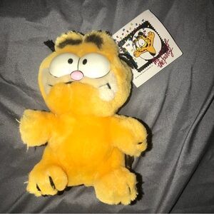 Vintage Dakin Garfield Birthday Plush 1988